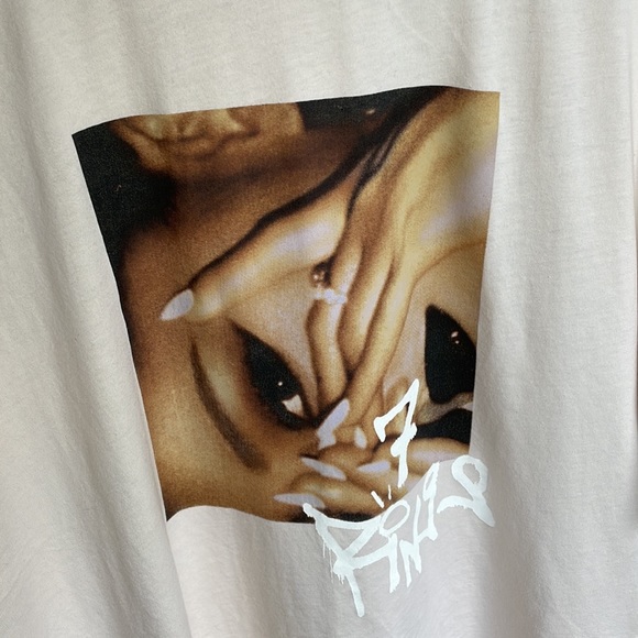 Ariana Grande X H&M Collab Tee - Picture 3 of 6